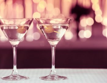 קוקטייל שקוף עם זית